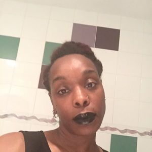 Meet your Posher, Claudia